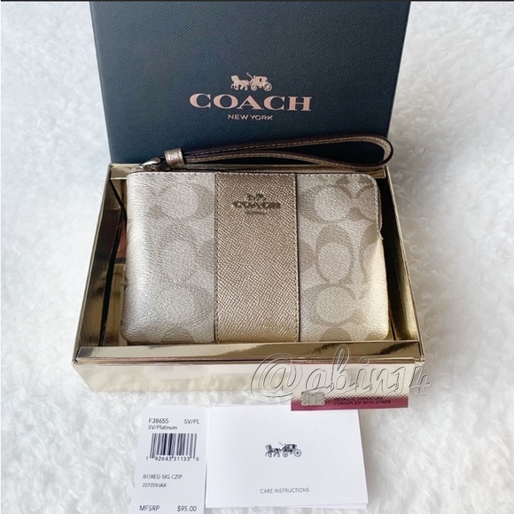 New in Box Coach Signature Corner Zip Wristlet in a Gift Box - Picture 4 of 6